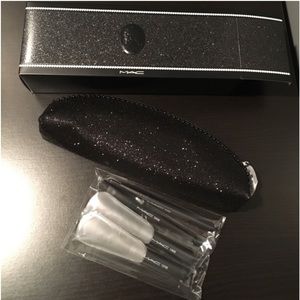 MAC Brush Set with Bag